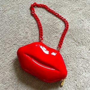 BETSEY JOHNSON FAUX LEATHER Red Lips Purse Clutch ;Removable Chain Strap